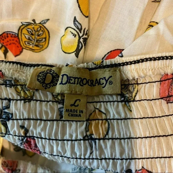 Democracy L off the shoulder fruit‎ print ruffle peplum trim top - Picture 4 of 5